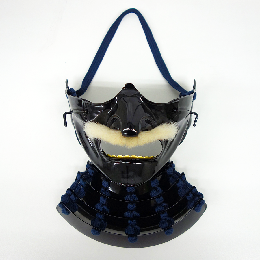 面頬 (鉄製 烈勢面) 黒塗り紺糸 即納可能品 - サムライストア SAMURAI 面頬 (鉄製 烈勢面) 黒塗り紺糸 即納可能品 - サムライストア SAMURAI