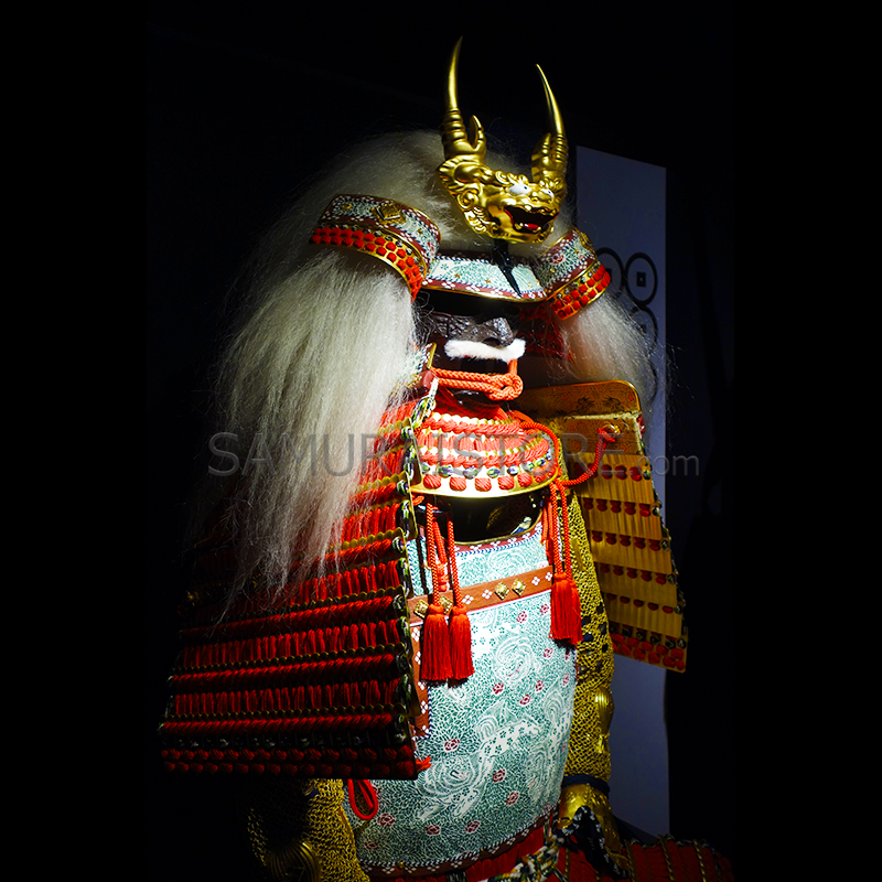 日本の武士の鎧 戦国武将武田信玄 等身大 甲冑展示台付き みーこ 武田信玄の甲冑 写し 等身大鎧 - サムライストア SAMURAI STORE